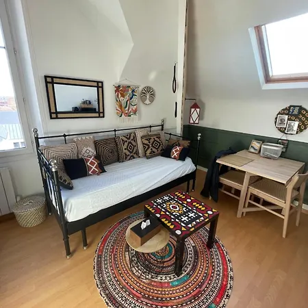 Un Cocon Au Presbytere Avec Place De Parking Voiture Gratuite Apartmán