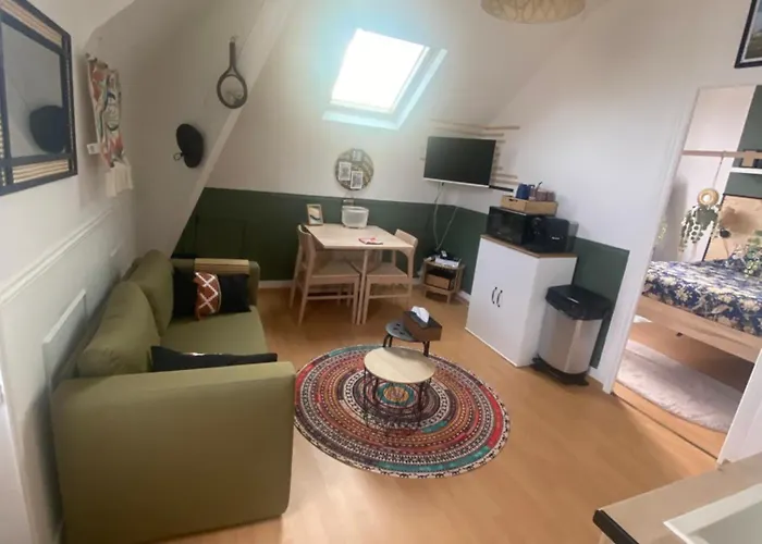 Un Cocon Au Presbytere Avec Place De Parking Voiture Gratuite Caen