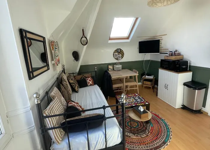 Apartment Un Cocon Au Presbytere Avec Place De Parking Voiture Gratuite